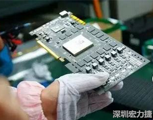 在當前的產業鏈整合和協同發展創新的戰略轉型期，PCB高密度化和PCB新功能化和智能化，輕、薄、細、小的發展帶來的產品散熱、精密布局、封裝設計等也為上游CCL產業的創新提出了更為嚴苛的要求。